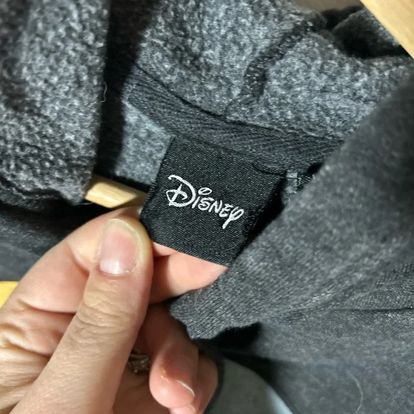 Disney Dumbo Dark Gray Graphic Hoodie, Vintage Feel, Size Medium - Picture 4 of 8